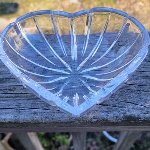 Toscany Classic Lead Crystal Heart Bowl.